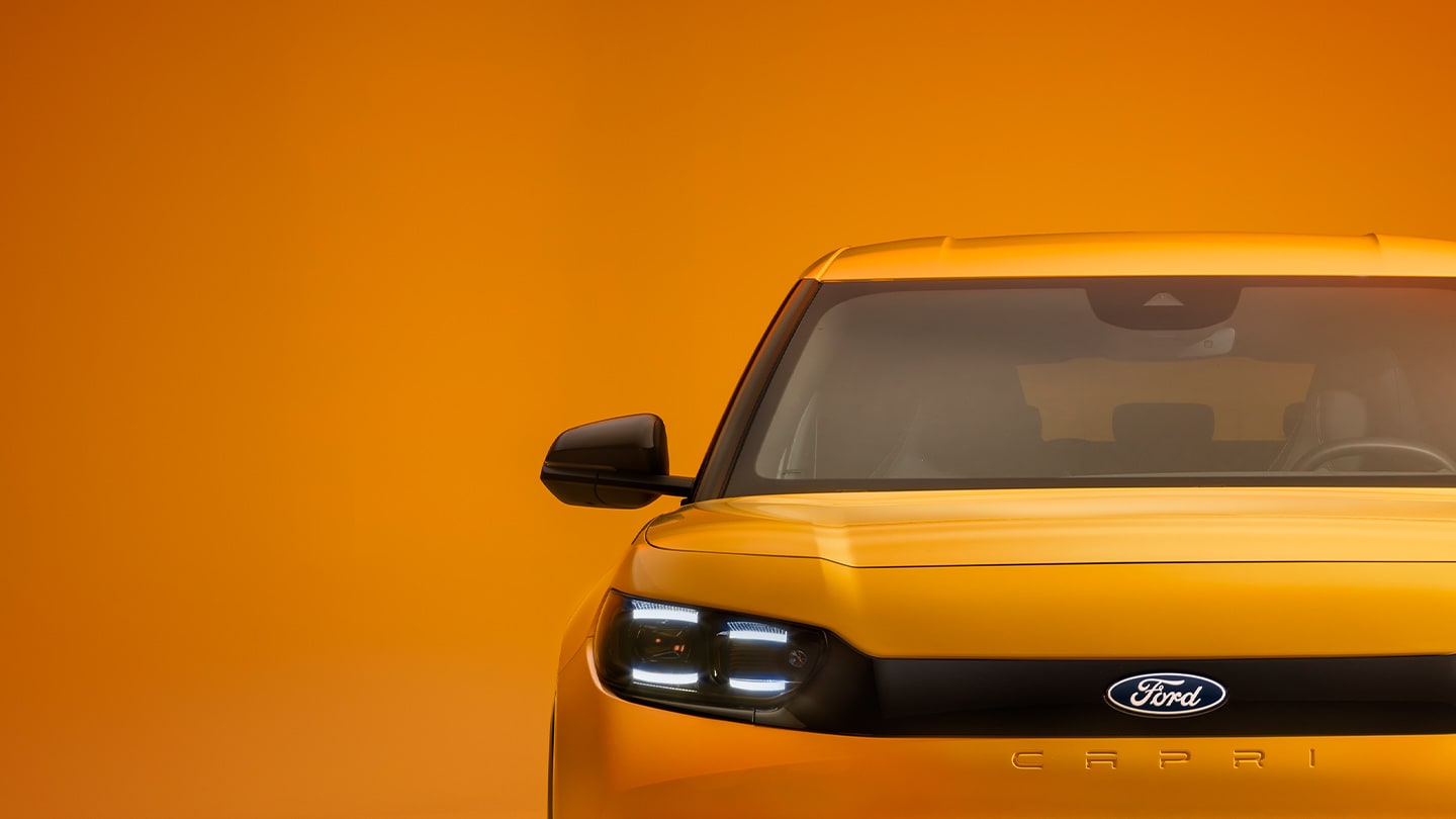 Vedere frontală a noului Ford Capri® galben.